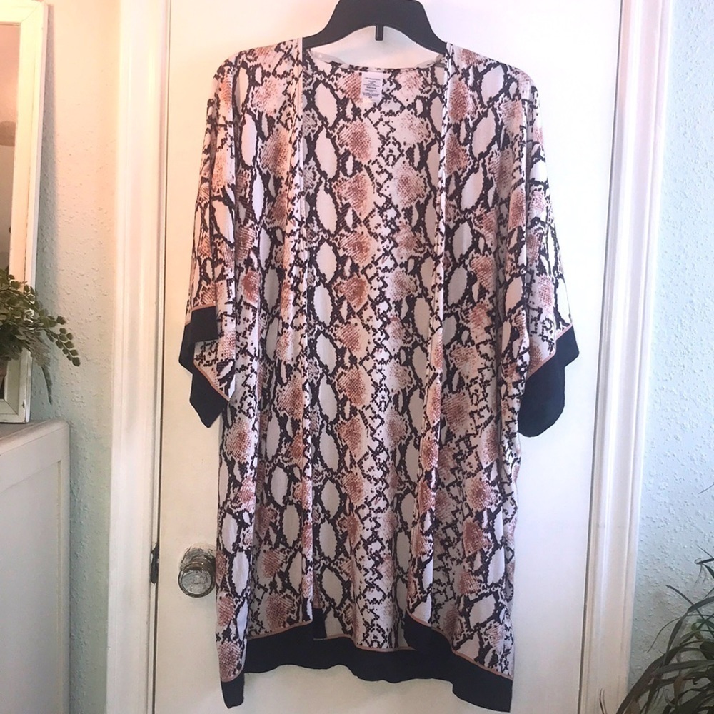 100% Viscose Snake Print Kimono Cover Up Size Small-Medium